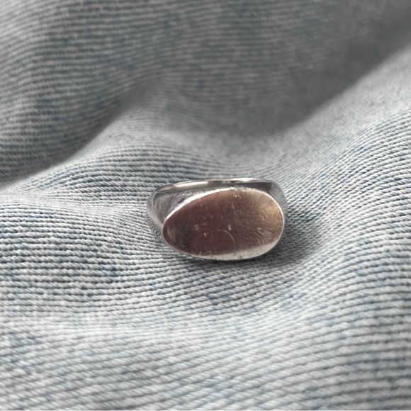 Egg Signet Ring - Picture 5 of 9